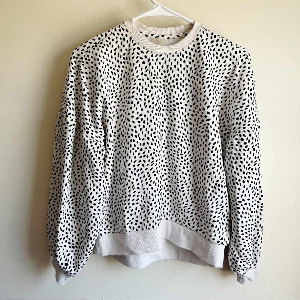 Calia Carrie Underwood Cream Animal Print Cropped Balloon Sleeve Sweatshirt